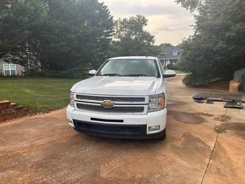 Used 2013 Chevrolet Silverado 1500 LTZ w/ LTZ Plus Package image 2