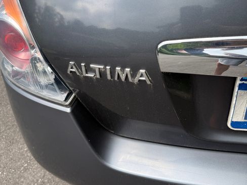 Used 2010 Nissan Altima 2.5 S FWD image 11