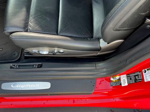 Used 2015 Porsche Cayman image 10