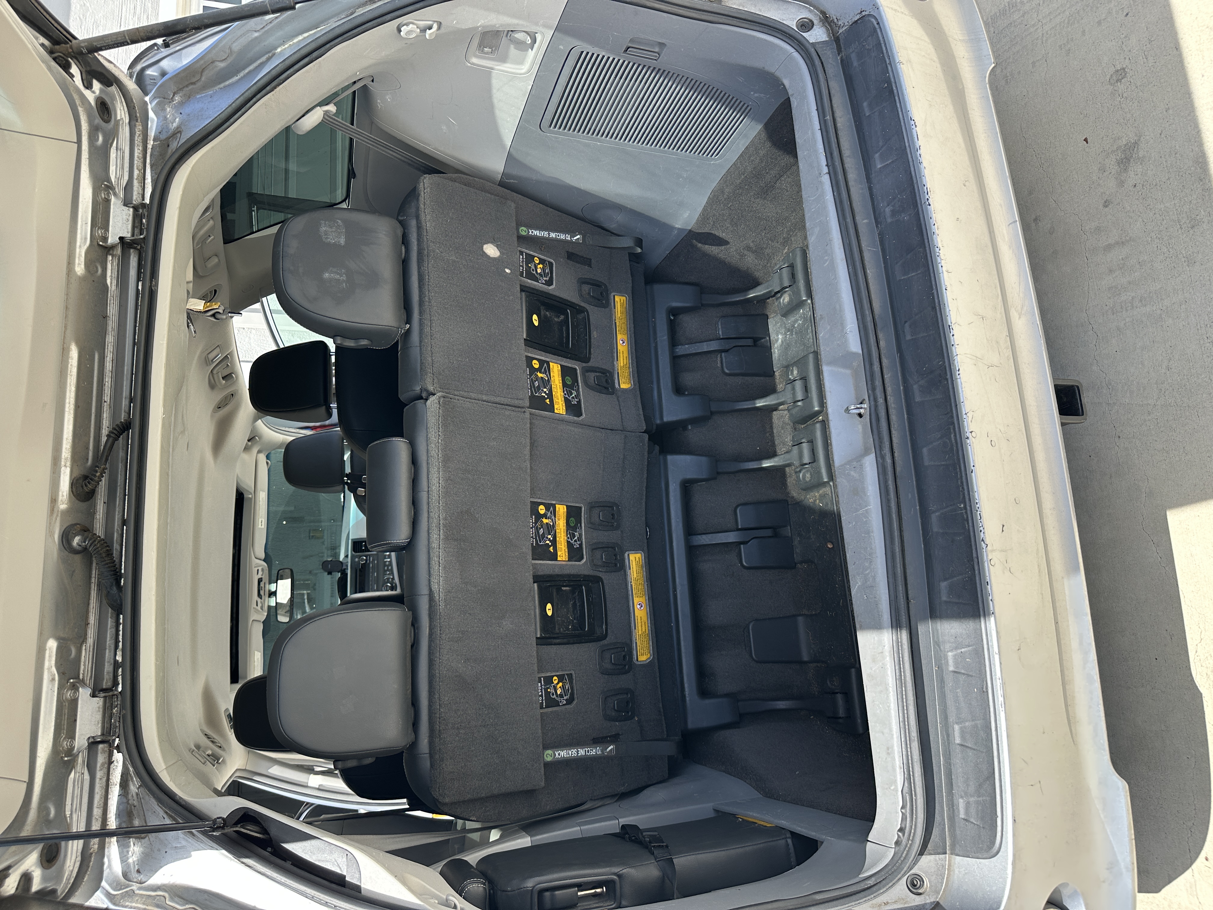 Used 2013 Toyota Sienna SE FWD image 13