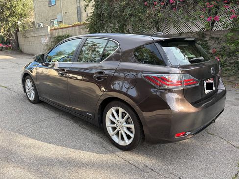 Used 2012 Lexus CT 200h Premium w/ Leather Pkg image 10