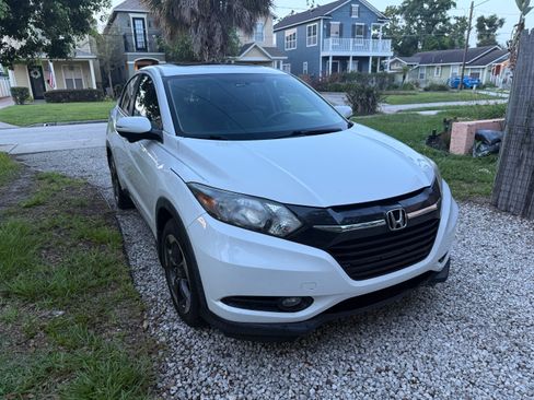 Used 2018 Honda HR-V EX image 6