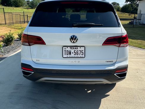 Used 2023 Volkswagen Taos SE w/ Panoramic Sunroof Package AWD/4WD image 25