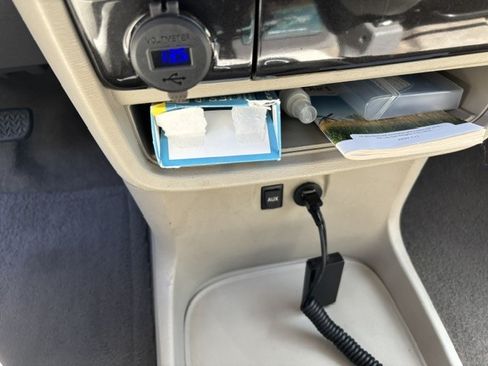 Used 2013 Toyota Sienna L FWD image 14