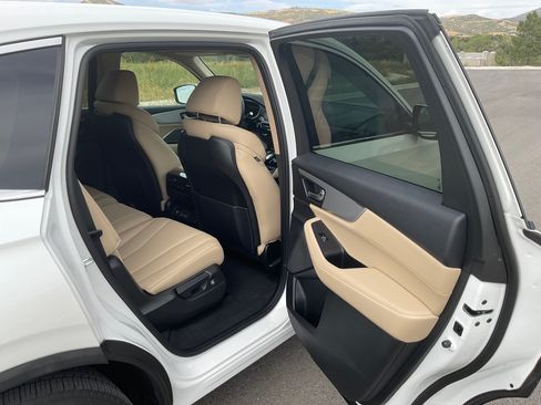 Used 2022 Acura MDX SH-AWD Sport Utility 4D image 15