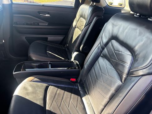 Used 2022 Nissan Pathfinder Platinum w/ Cargo Package image 13