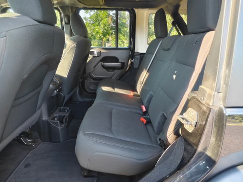 Used 2021 Jeep Wrangler Unlimited Sport AWD/4WD image 12