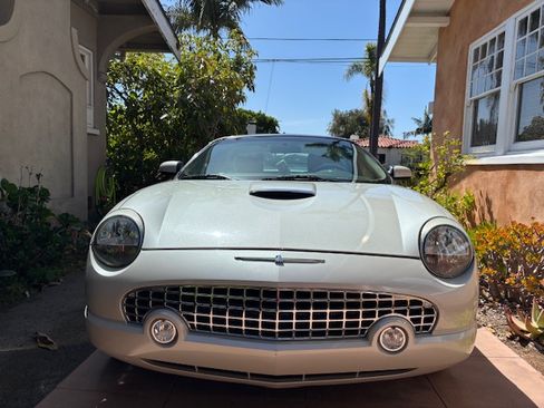 Used 2005 Ford Thunderbird 50th Anniversary image 11