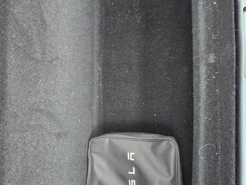 Used 2021 Tesla Model S Plaid image 11