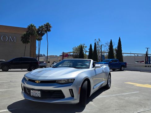 Used 2018 Chevrolet Camaro LT image 6