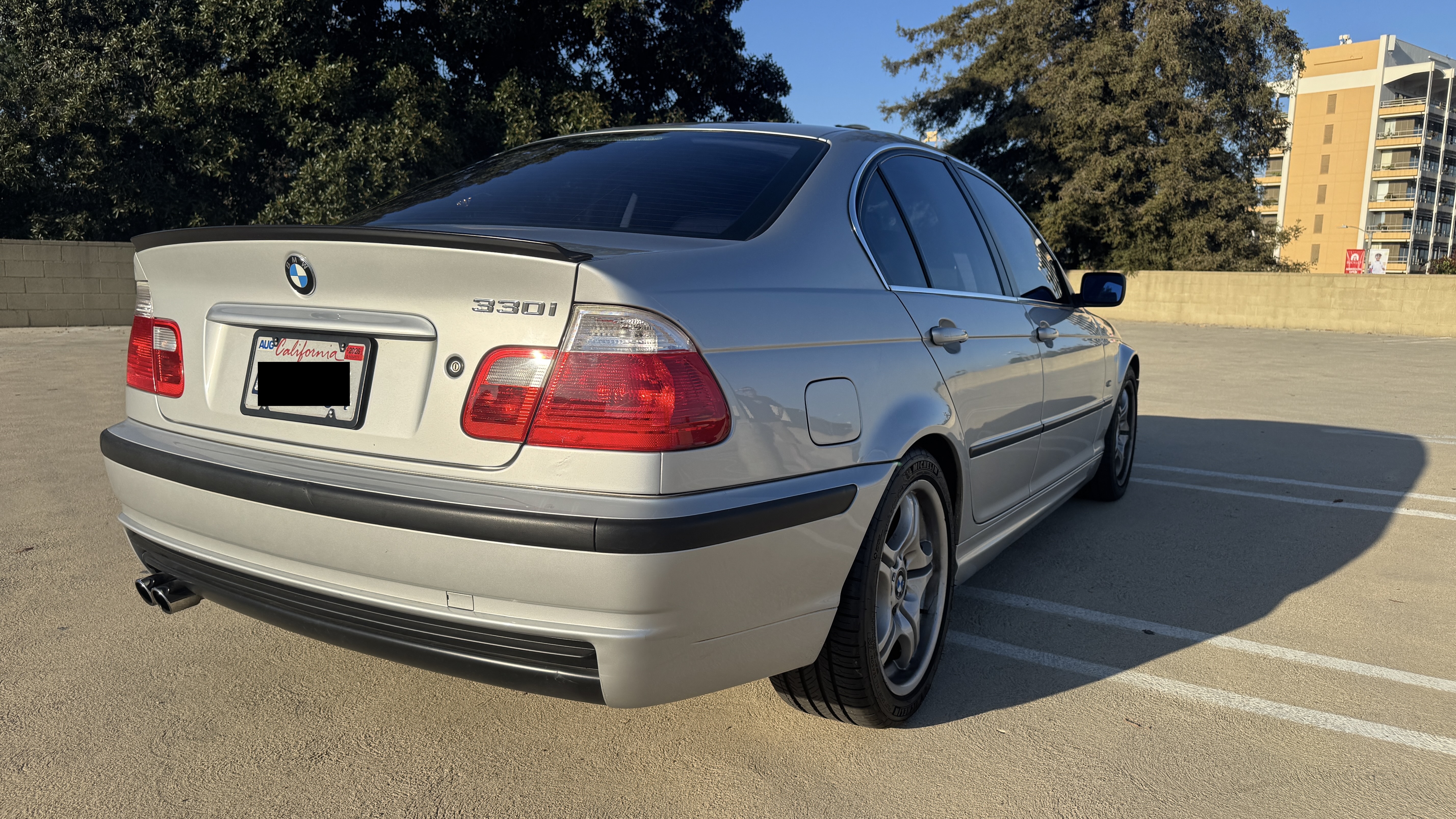 Used 2001 BMW 330i Sedan image 5