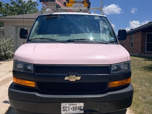 Used 2022 Chevrolet Express 2500 RWD image 9