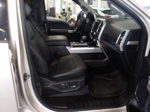 Used 2017 Ford F150 Lariat w/ Equipment Group 502A Luxury image 12