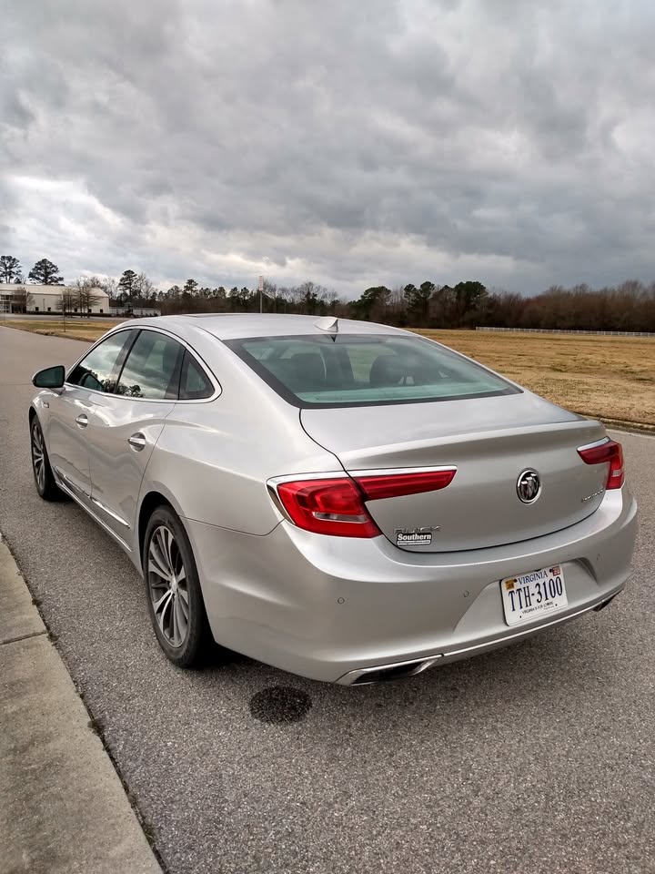 Used 2017 Buick LaCrosse Essence w/ Sun and Shade Package FWD image 5