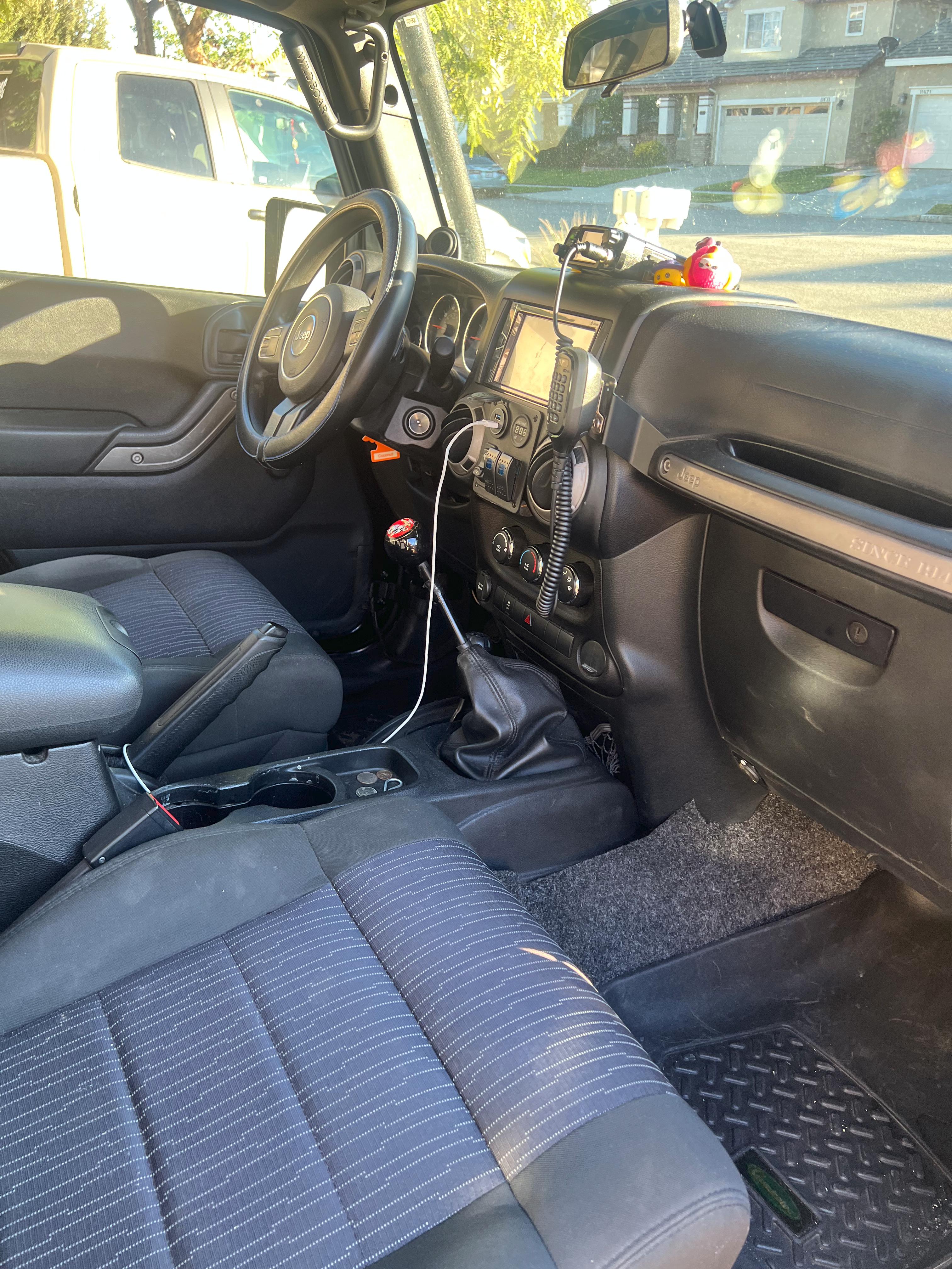 Used 2012 Jeep Wrangler Unlimited Sport AWD/4WD image 9