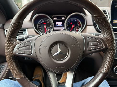 Used 2018 Mercedes-Benz GLS 450 4MATIC image 6