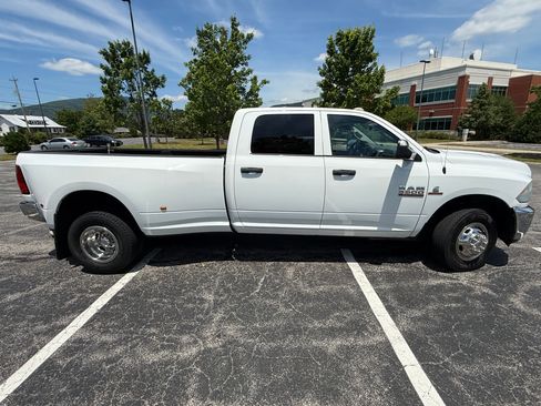 Used 2015 RAM 3500 Tradesman w/ Chrome Appearance Group RWD image 4