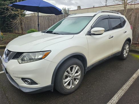 Used 2015 Nissan Rogue SV image 6