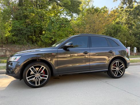 Used 2017 Audi SQ5 Premium Plus w/ Technology Package AWD/4WD image 2