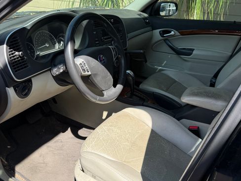 Used 2007 Saab 9-3 2.0T w/ Premium 17 Pkg image 12