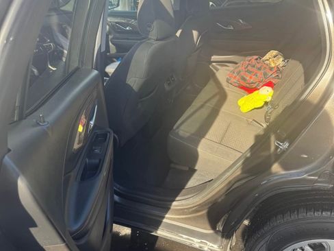 Used 2019 GMC Terrain SLE w/ Driver Convenience Package image 9