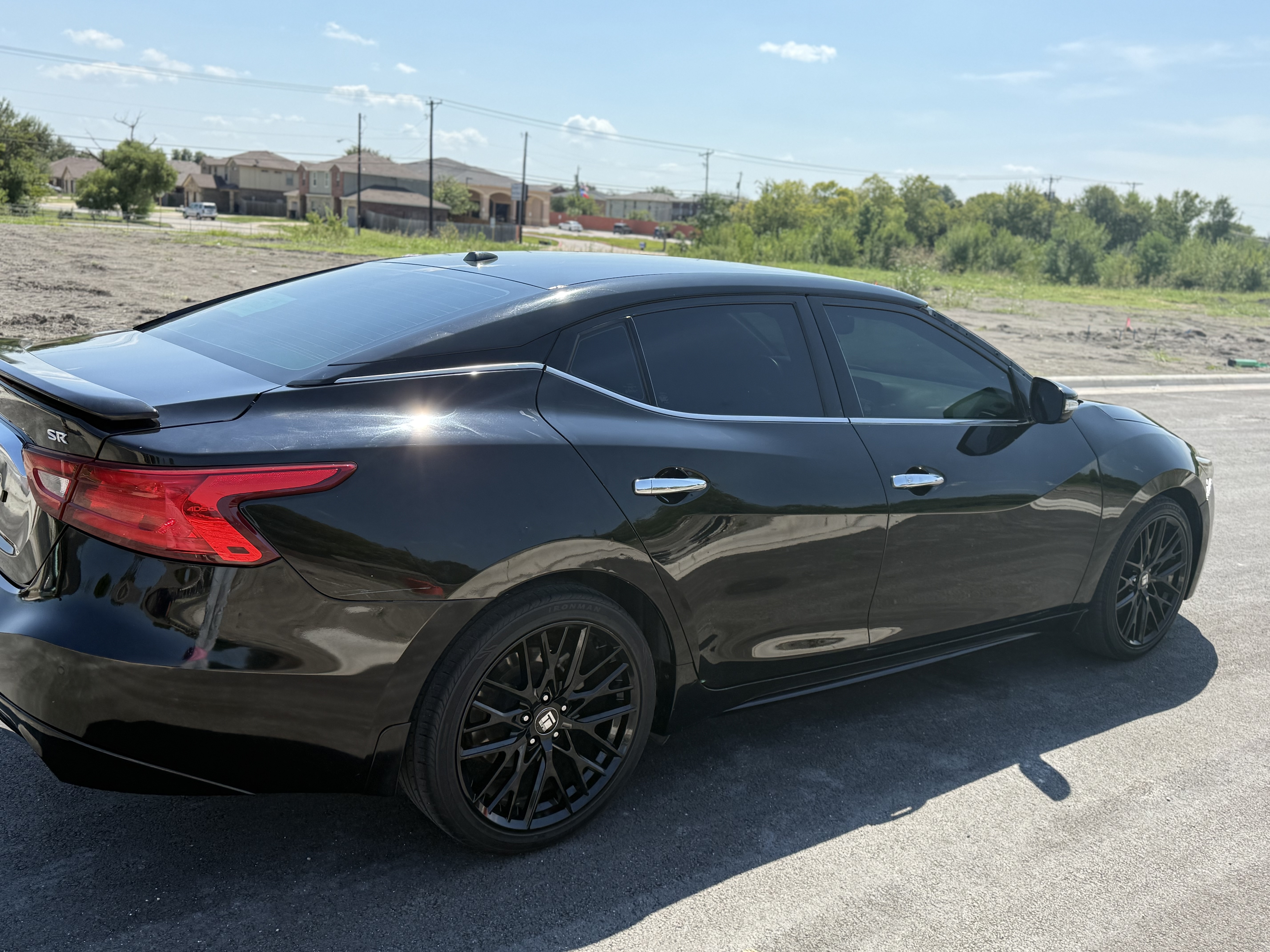 Used 2017 Nissan Maxima SR w/ Midnight Edition FWD image 2