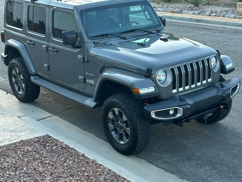 Used 2018 Jeep Wrangler Unlimited Sahara image 2