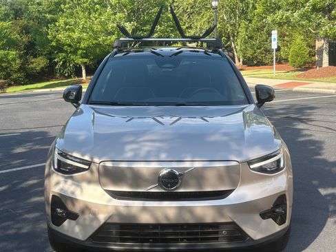 Used 2023 Volvo XC40 Recharge Ultimate w/ Protection Package Premier AWD/4WD image 2