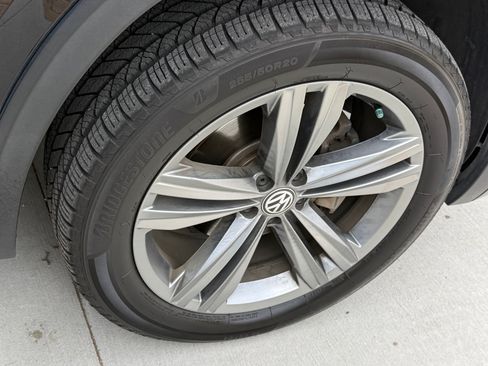 Used 2018 Volkswagen Atlas SEL w/ R-Line Package image 14