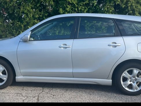 Used 2008 Toyota Matrix FWD image 1