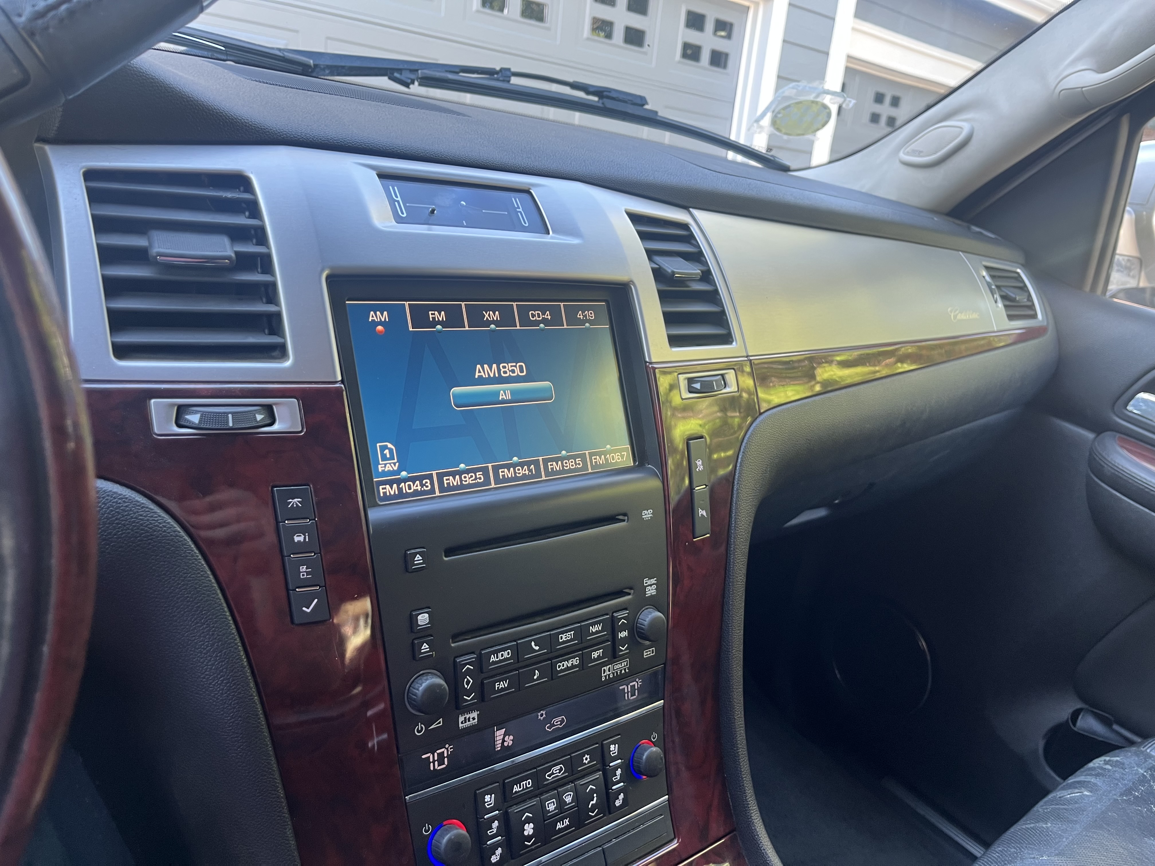 Used 2007 Cadillac Escalade AWD w/ Information Package image 12