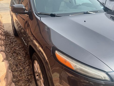 Used 2017 Jeep Cherokee Latitude w/ Safety/Convenience Group image 6