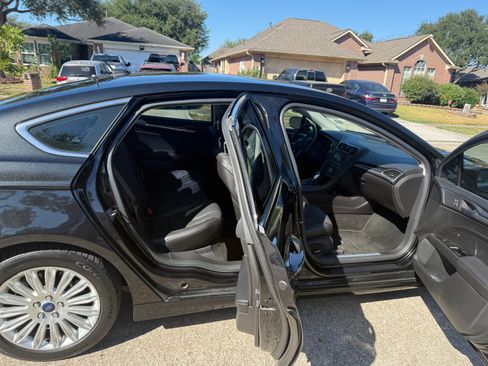 Used 2013 Ford Fusion Energi Titanium w/ Driver Assist Pkg image 6