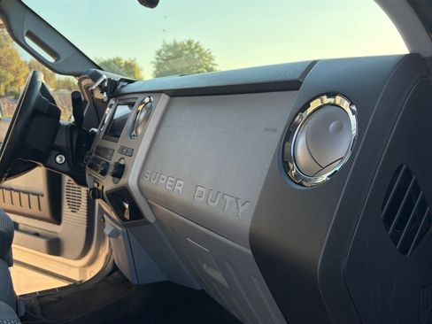 Used 2015 Ford F350 XLT w/ XLT Interior Package image 12