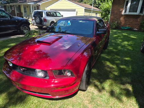 Used 2008 Ford Mustang GT image 1