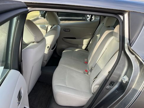 Used 2015 Nissan Leaf SV w/ LED & Quick Charge Package image 11