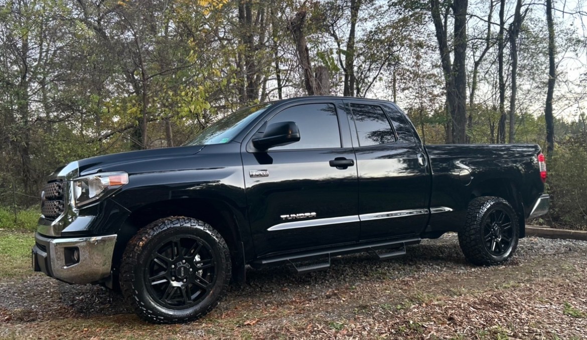 Used 2020 Toyota Tundra SR5 w/ SR5 Upgrade Package AWD/4WD image 1