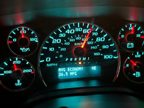 Used 2014 Chevrolet Express 2500 Extended RWD image 6