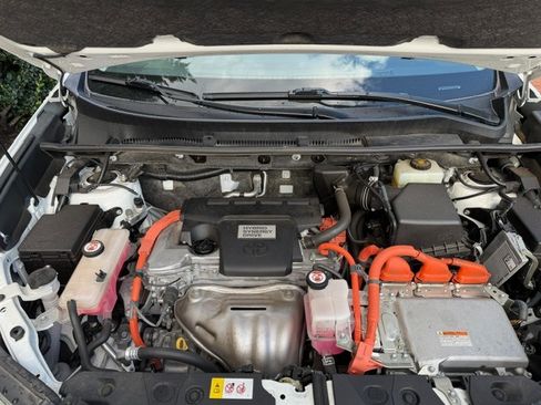 Used 2017 Toyota RAV4 XLE image 14