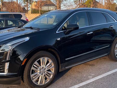 Used 2017 Cadillac XT5 Premium Luxury image 1