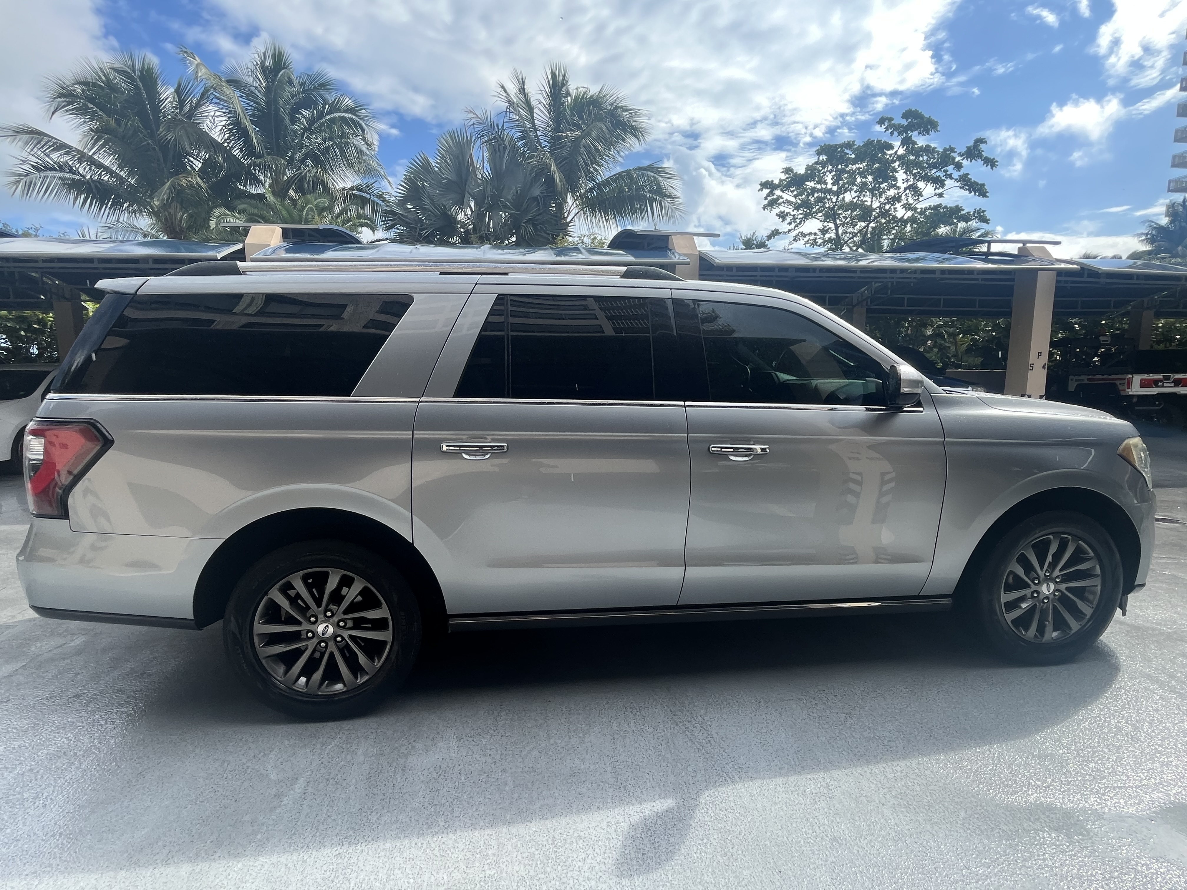 Used 2020 Ford Expedition Max Limited RWD image 25