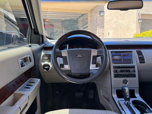Used 2011 Ford Flex Limited FWD image 8