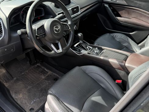 Used 2018 MAZDA MAZDA3 Grand Touring image 8