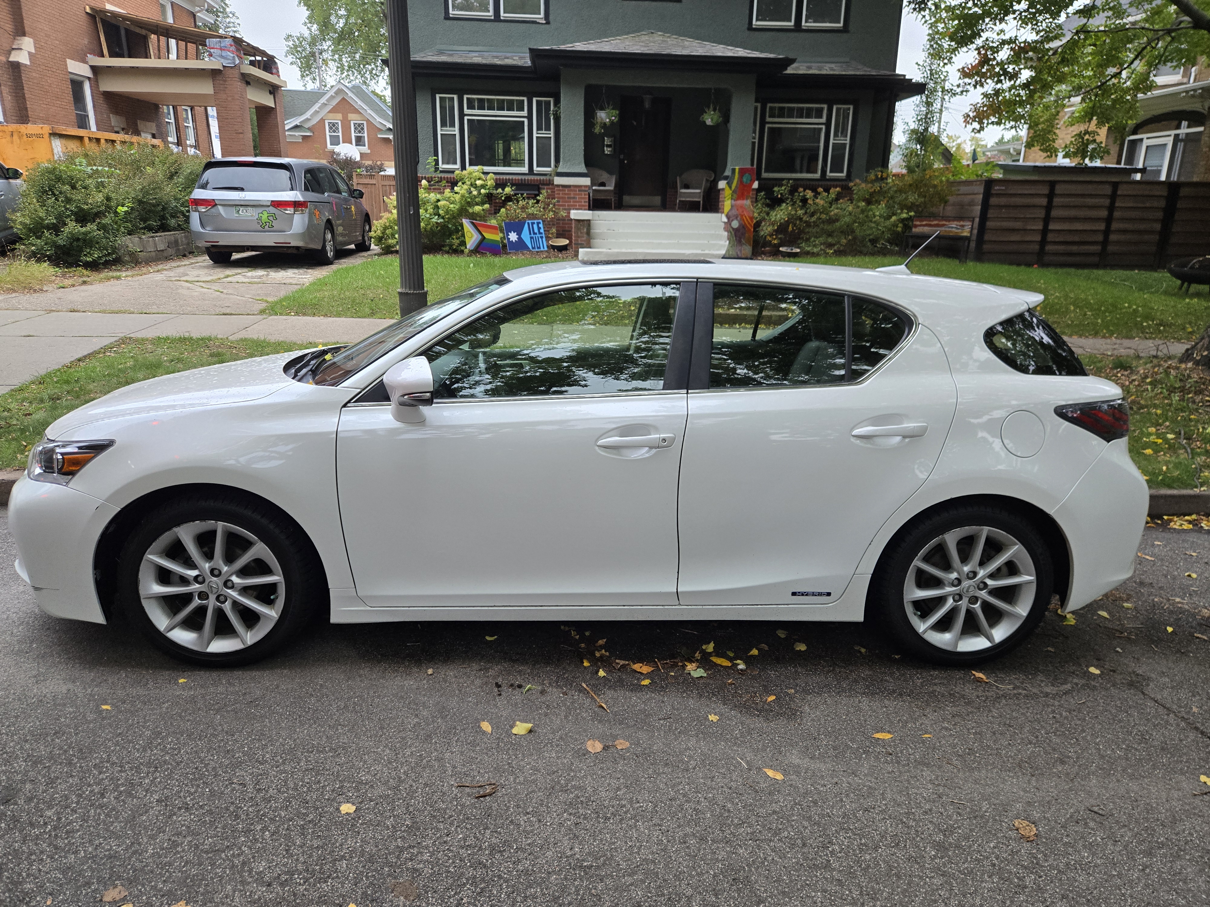 Used 2013 Lexus CT 200h w/ Seat Comfort Pkg FWD image 6