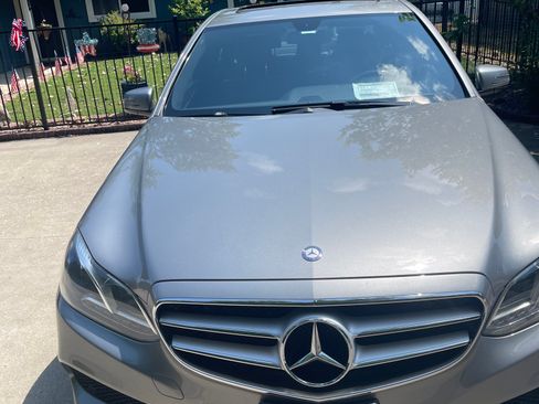 Used 2015 Mercedes-Benz E 350 4MATIC Sedan image 1