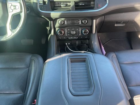 Used 2021 Chevrolet Tahoe LT w/ LT Signature Package image 12