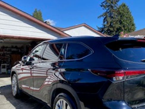 Used 2024 Toyota Highlander Platinum AWD/4WD image 15