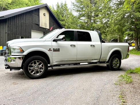 Used 2016 RAM 3500 Laramie Longhorn AWD/4WD image 2