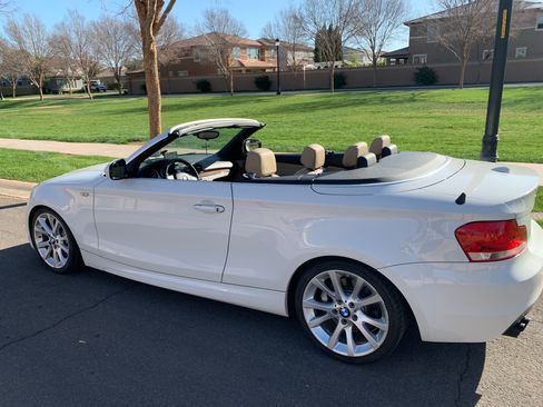 Used 2012 BMW 135i Convertible image 2