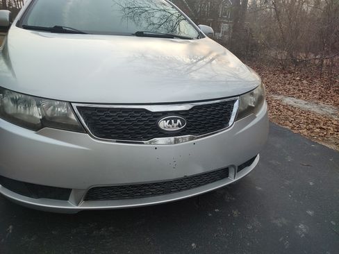 Used 2013 Kia Forte EX FWD image 2